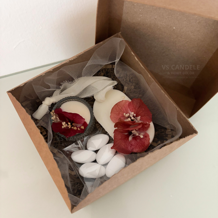 Cofanetto bomboniera con candela tavoletta profumata e confetti