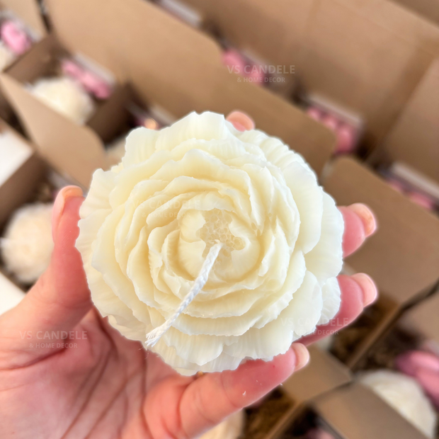 Candela profumata a forma di peonia artigianale ideale come bomboniera