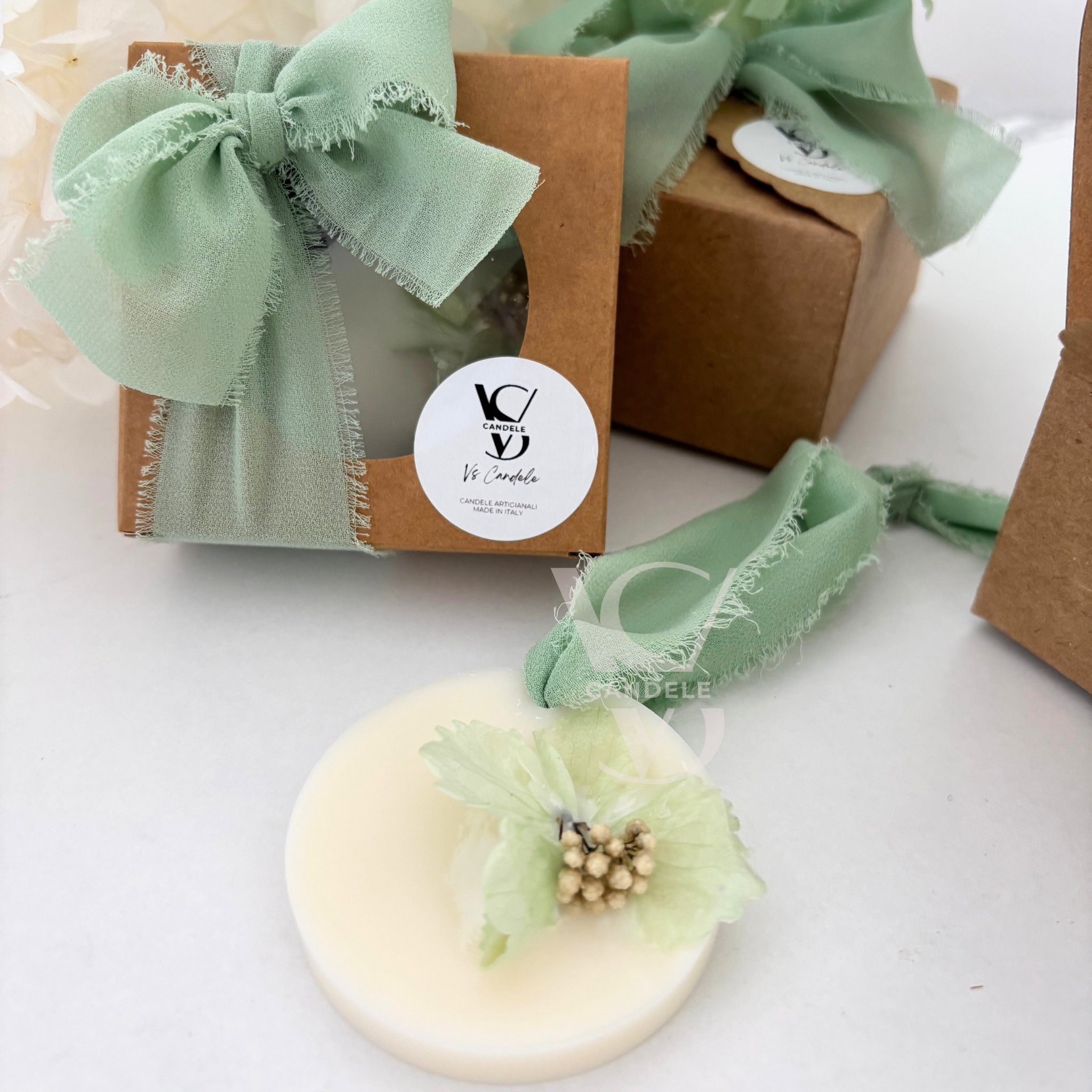 Profumatore con decorazioni botaniche