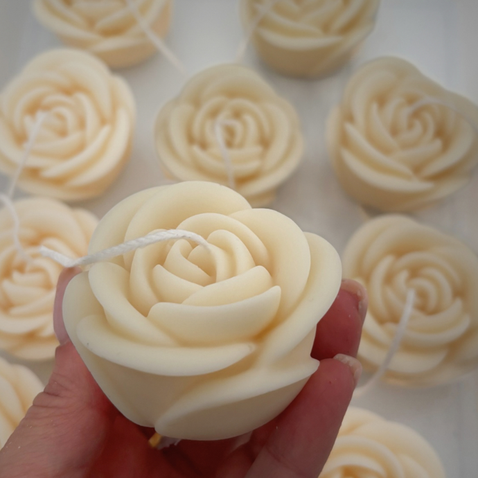 Bomboniera candela profumata a forma di rosa per matrimonio e cerimonie