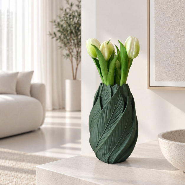 vaso pla foglie verde con tulipani bianchi