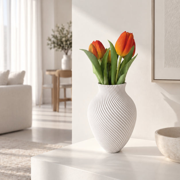 vaso pla bianco con tulipani arancione
